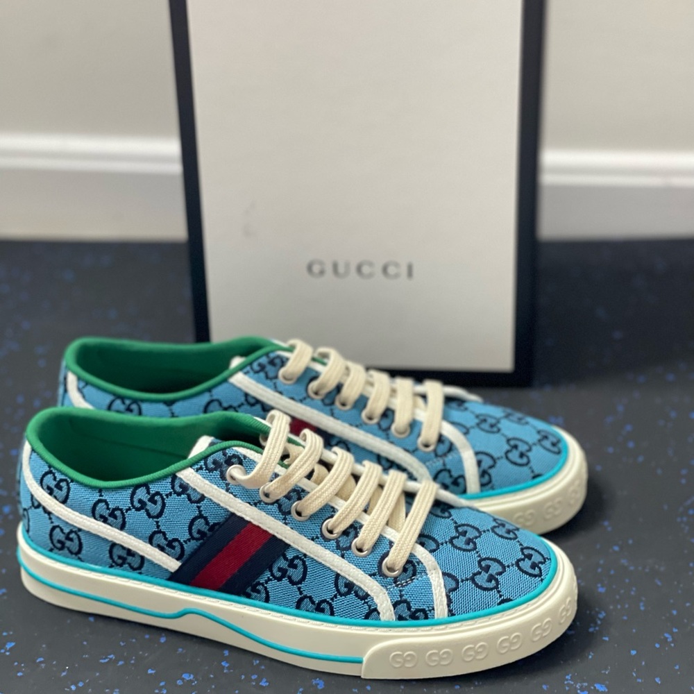 Gucci authentic female sneakers Tennis 1977